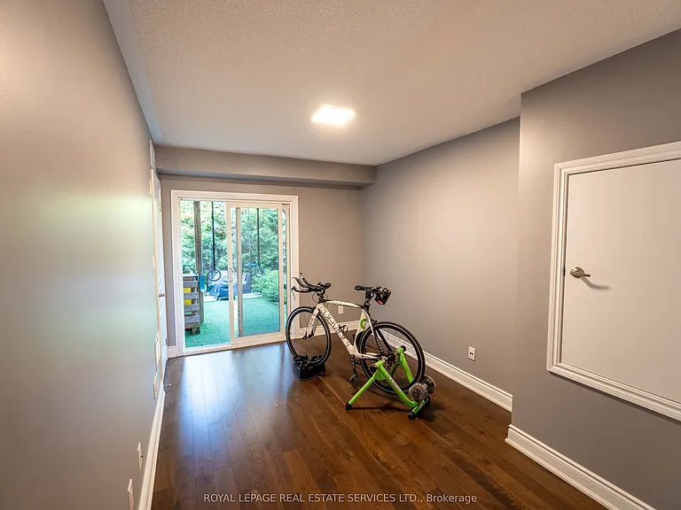 2083 Grange Dr — Photo 4