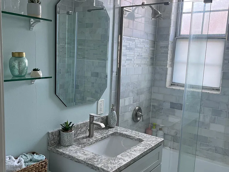 1812 N Queens Ln #217 — Photo 15