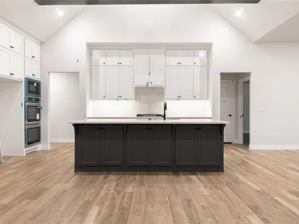 824 Peony Pl, Edmond, OK 73034