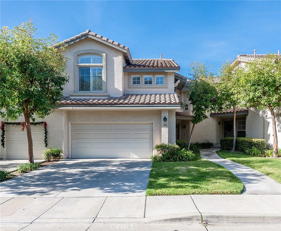 3 bed, 2.5 bath, 1590 sqft, $4,200 — Photo 1