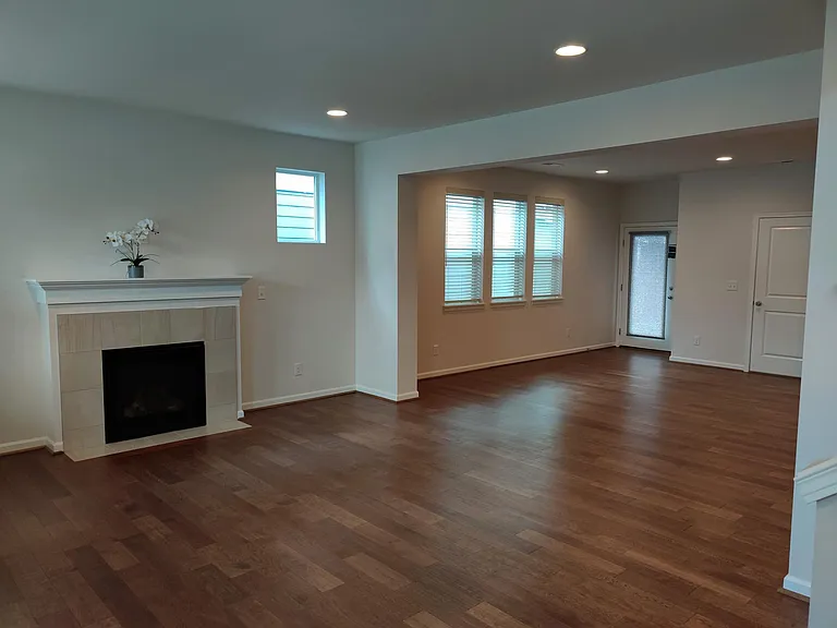 4437 Riverfront Blvd — Photo 2