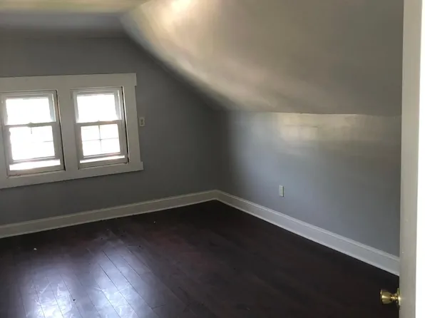 80 Woodlawn St Floor 3, West Hartford, CT 06110