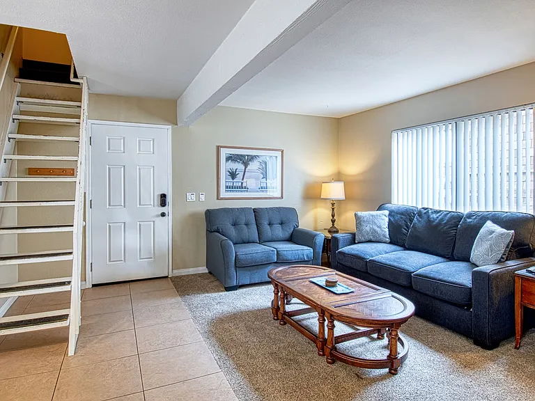 414 E Oceanfront — Photo 3