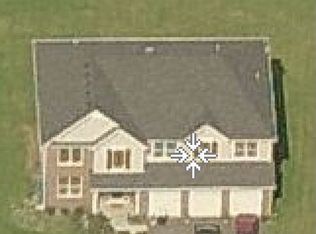 402 Kingfisher Rd, Bartlett, IL 60103