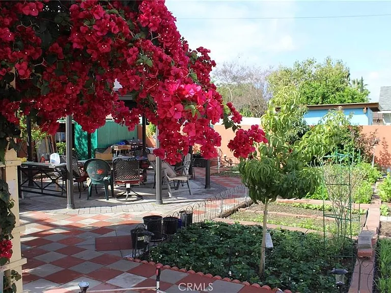 1233 S California Ave — Photo 25