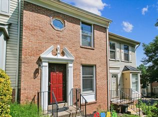 5071 9th St S, Arlington, VA 22204