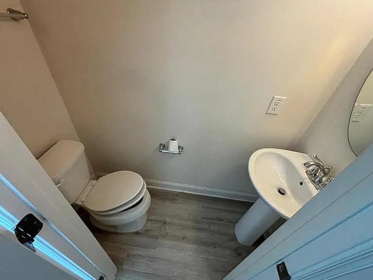 721 Suffield Way — Photo 20