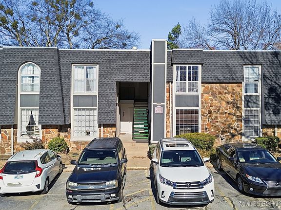 2nd image of 4446 E 68th St Unit 392