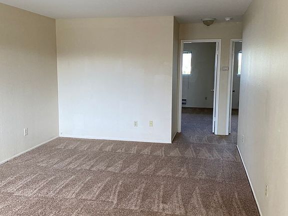 4th image of 403 Roosevelt Ave #7