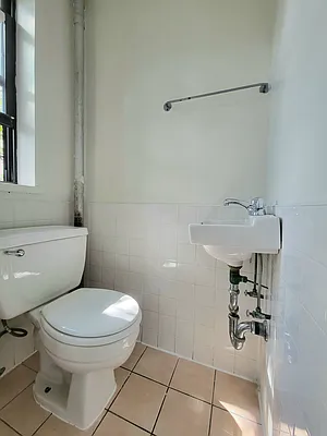 Rented by AZ REALTY NYC LLC | media 12