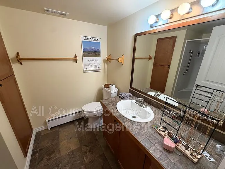 4118 Cliff St — Photo 9