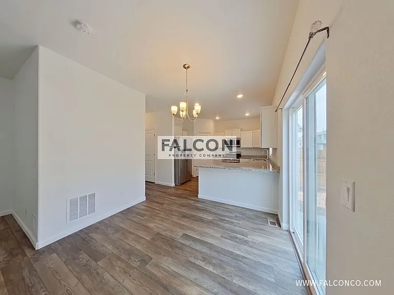 10512 Castor Dr — Photo 5