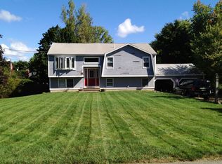 33 Beach Rd, Salisbury, MA 01952