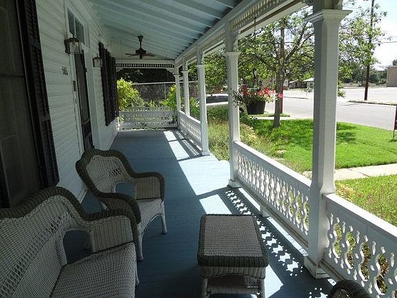 3rd image of 586 W Mill St