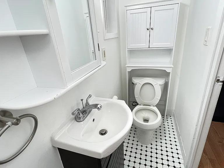 9229 Gettysburg St #1 — Photo 5