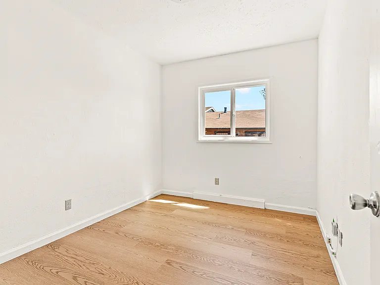 1015 82nd Ave — Photo 20