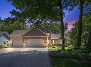6512 Whitetail Trl, Lino Lakes, MN 55038