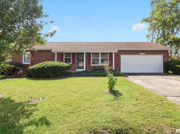 1803 E Boyton St, Marion, IL 62959