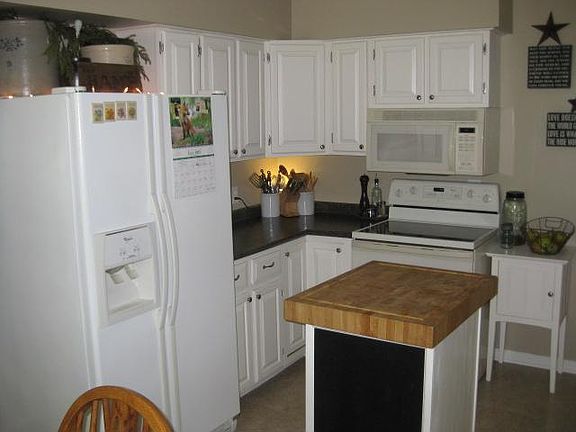 3rd image of 3329 Kenmore Ave