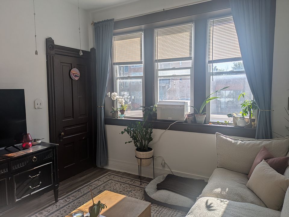 1st image of 1644 N Western Ave APT 1F