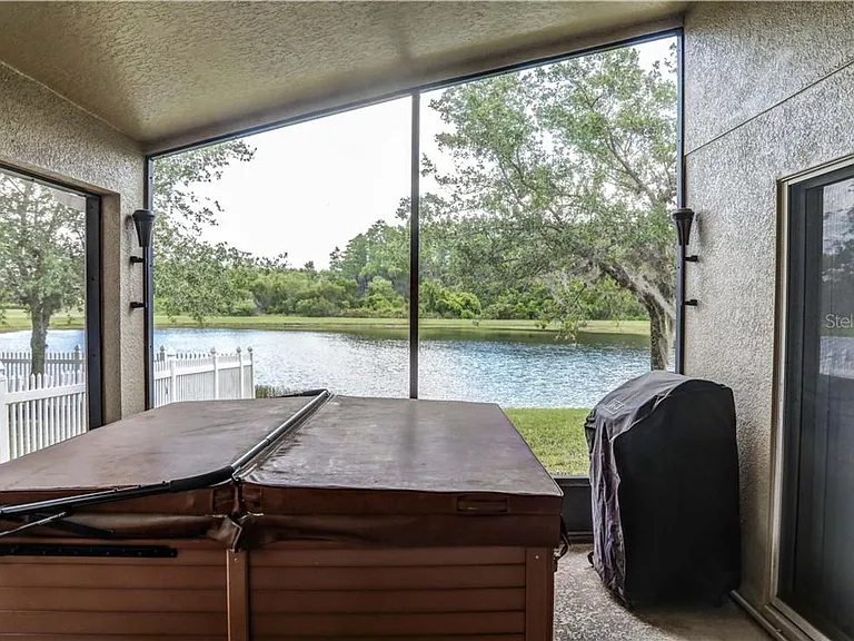 1521 Echo Lake Ct — Photo 4