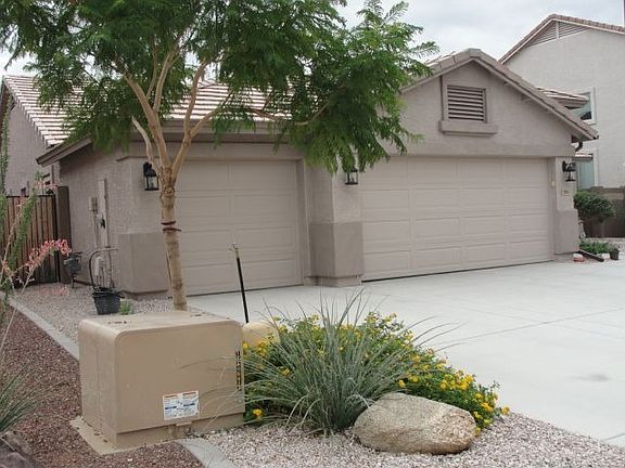 3 CAR GARAGE