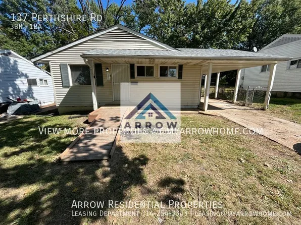 137 Perthshire Rd, Saint Louis, MO 63137