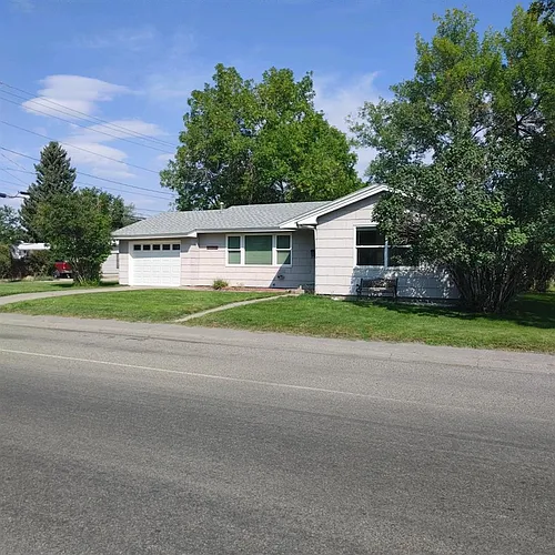 1925 Stampede Ave Photo 1