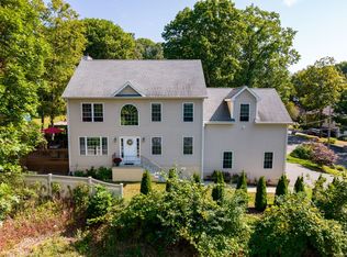 21 Tufts St, Bristol, CT 06010