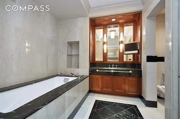 Rented by Compass | media 24