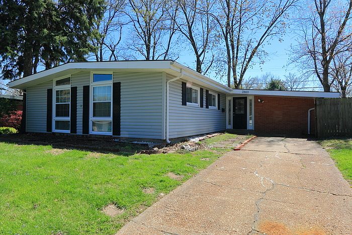 1st image of 2860 Holiday Hill Dr
