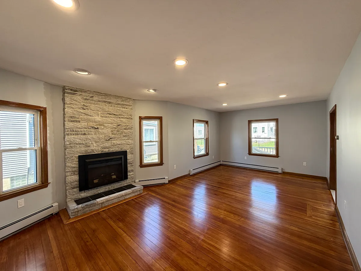 Building Photo - 117 Merrymount Rd