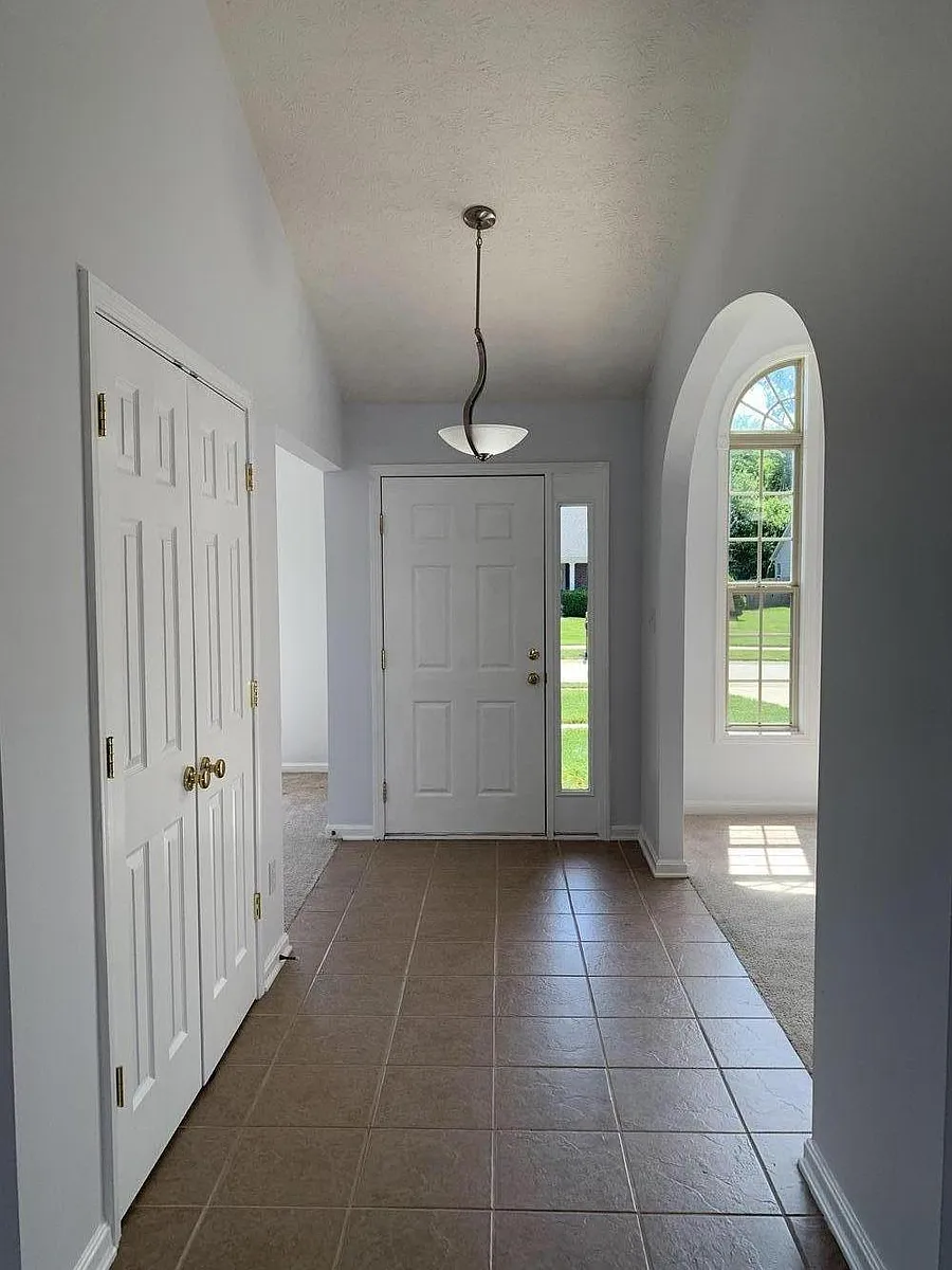 Building Photo - 12822 Bay Tree Way