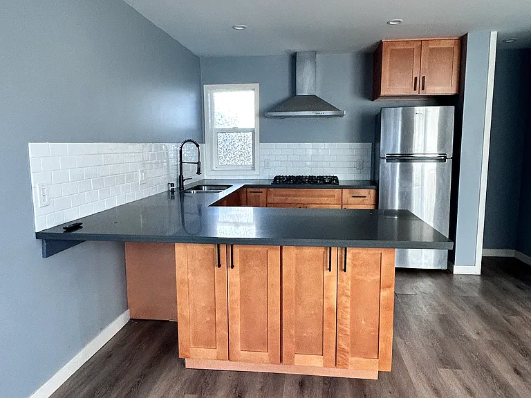6750 Nagle Ave — Photo 4