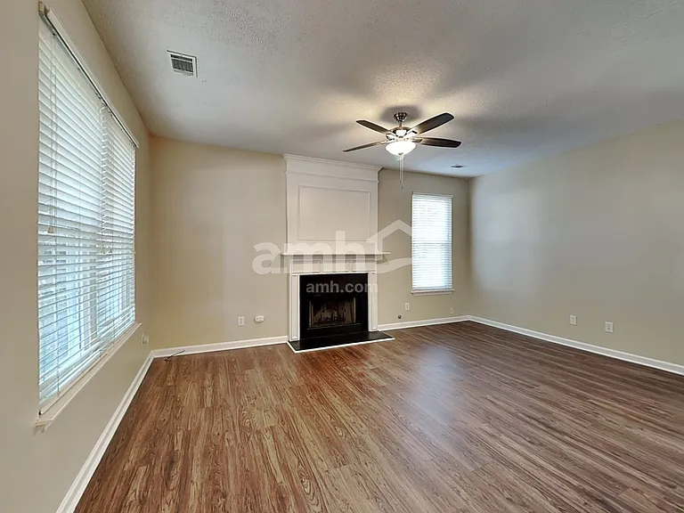 100 Summerchase Dr — Photo 8