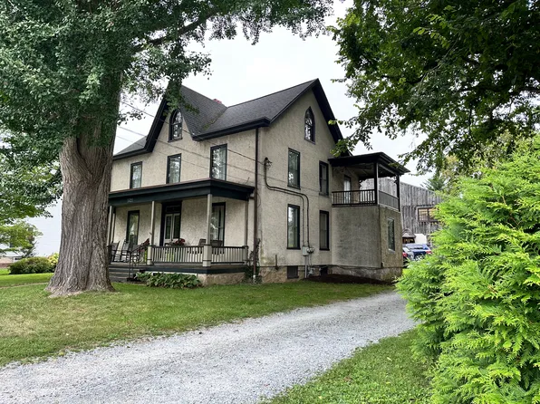 1721 W Doe Run Rd, Kennett Square, PA 19348