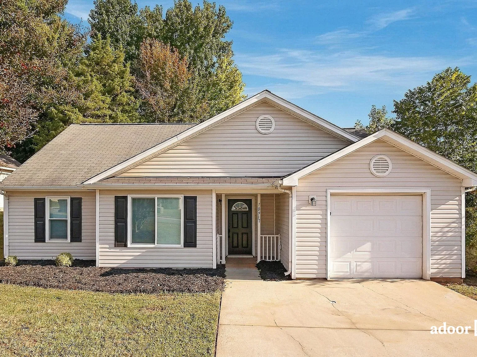 3 bed, 2.0 bath, 1120 sqft, $1,695 — Photo 1