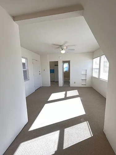 Available June! Light And Bright Studio On Mission Blvd W/ Parking! Mission Beach - $1,895/Mo! Photo 1