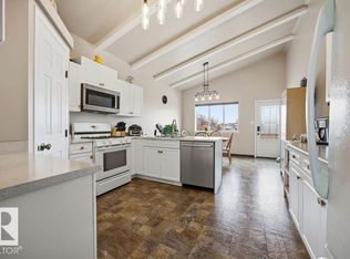 9007 166th Ave NW, Edmonton, AB T5Z 3H5