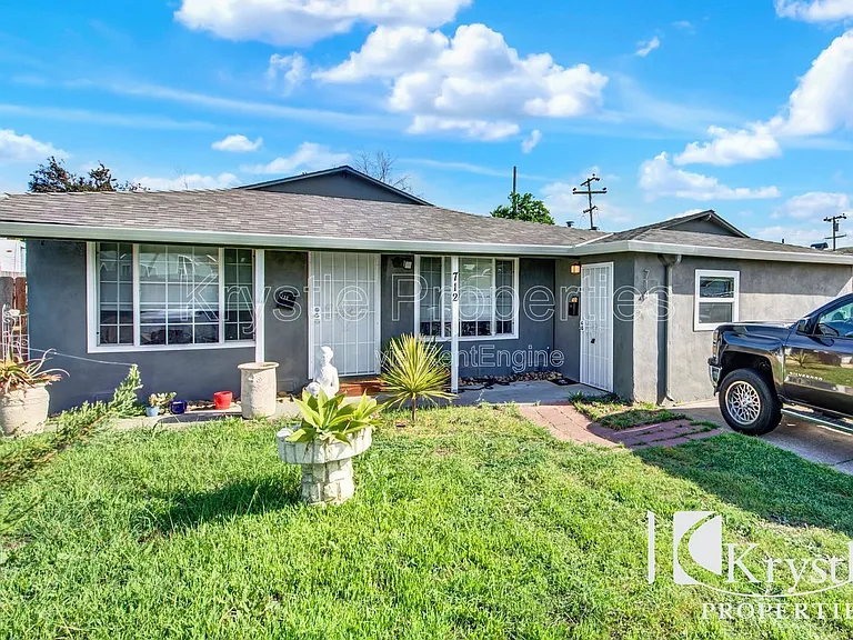 714 Gateway Dr — Photo 1