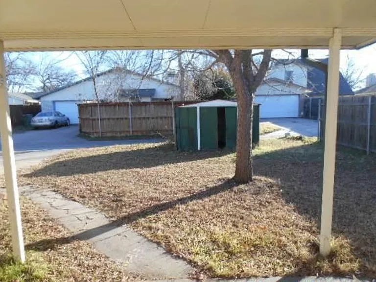 1914 Aspen Ln — Photo 3