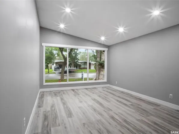 2905 GRANT ROAD, Regina, SK S4S 5G3