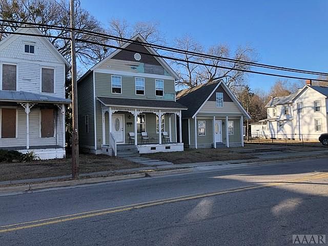 2nd image of 725 N Road St