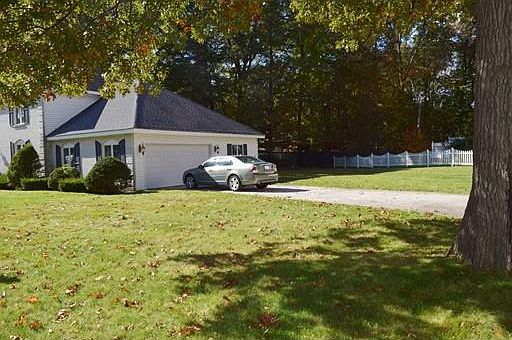 3rd image of 180 Lincoln Pkwy
