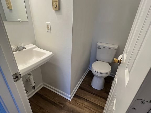 4th image of 406 Randolph St