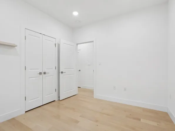 131 Zabriskie Street image 22 of 44