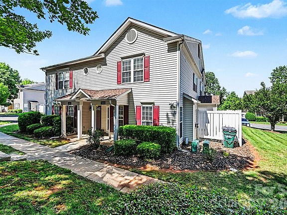 4th image of 2635 Meadow Knoll Dr
