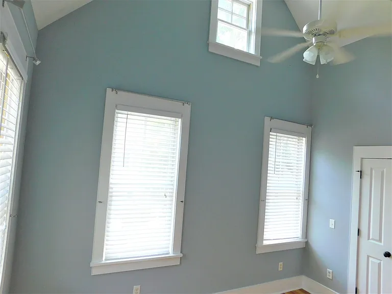 905 16th St #10 — Photo 16