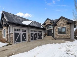 1190 Adamson Dr SW, Edmonton, AB T6W 0V4