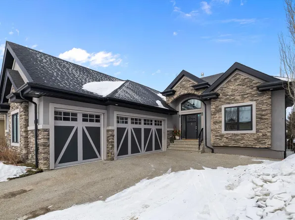 1190 Adamson Dr SW, Edmonton, AB T6W 0V4